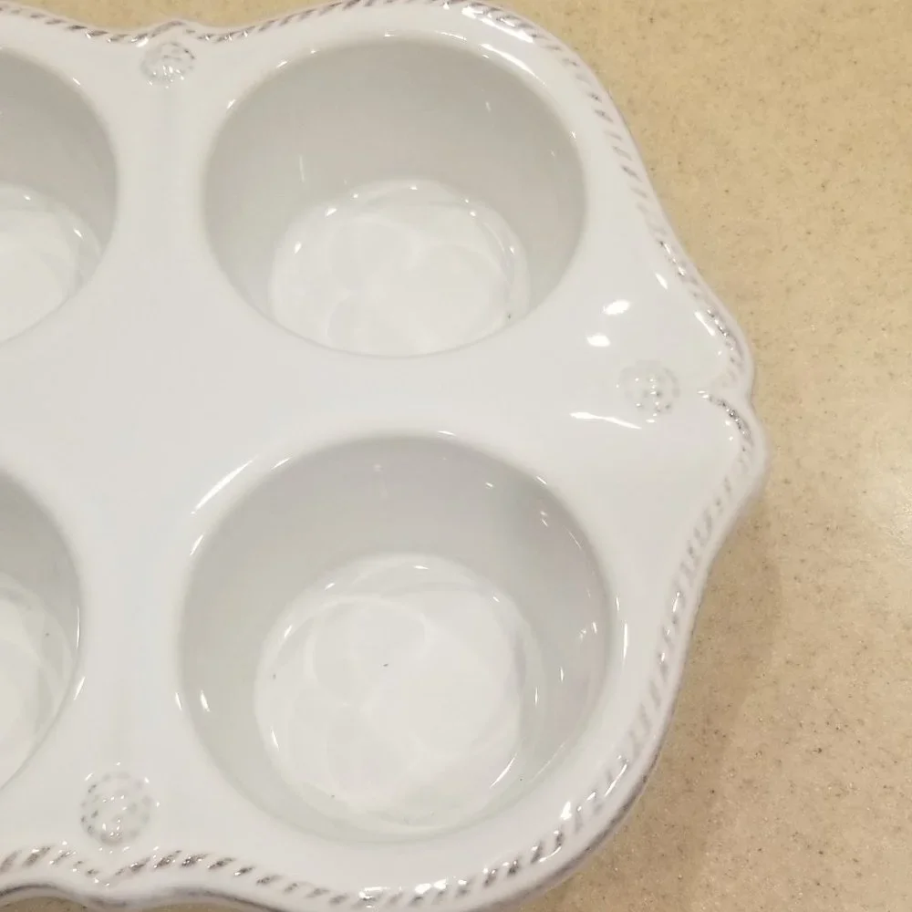 RARE JULISKA WHITE BERRY & THREAD CERAMIC CUPCAKE MUFFIN PAN BAKING COOKING DISH